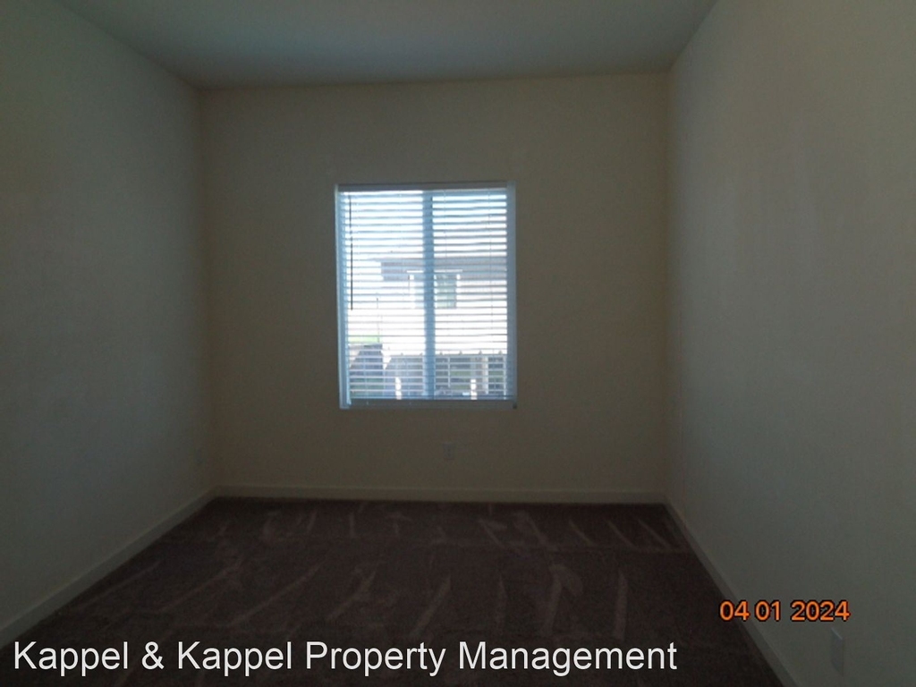 1075 Johns Hopkins Ct - Photo 13