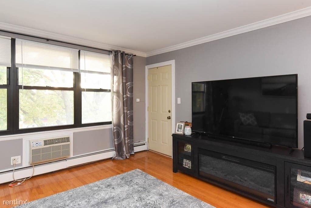 1600 W Jarvis, Unit B-6 - Photo 8