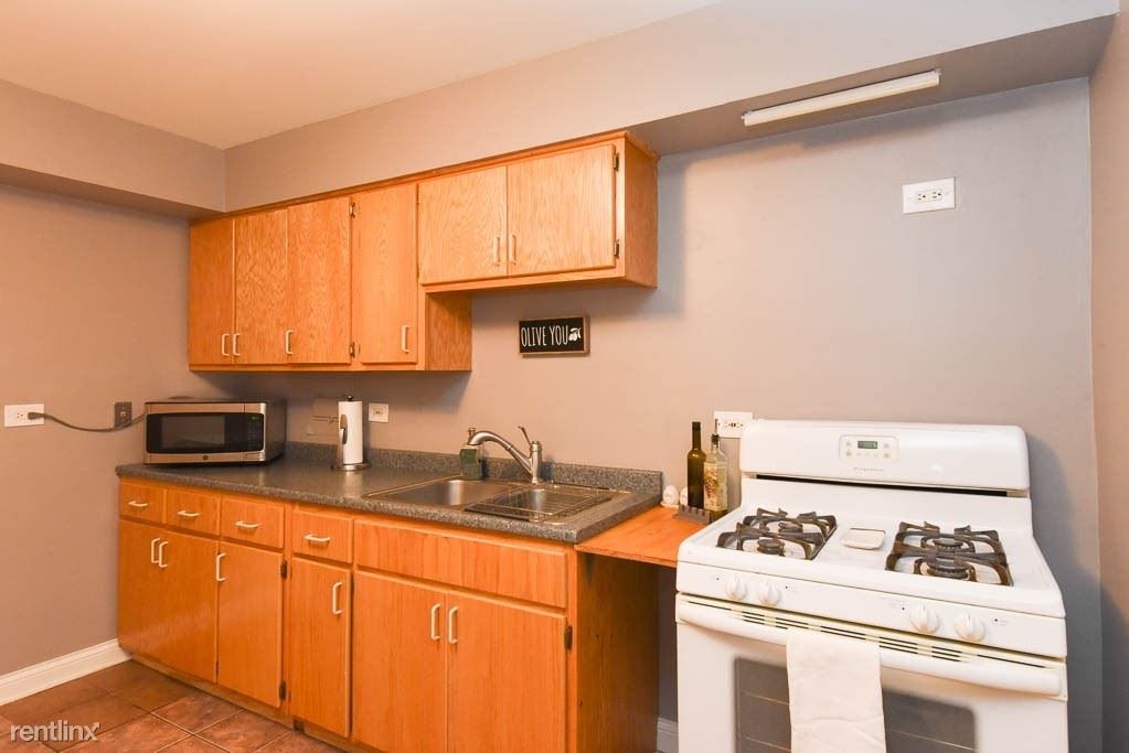 1600 W Jarvis, Unit B-6 - Photo 4