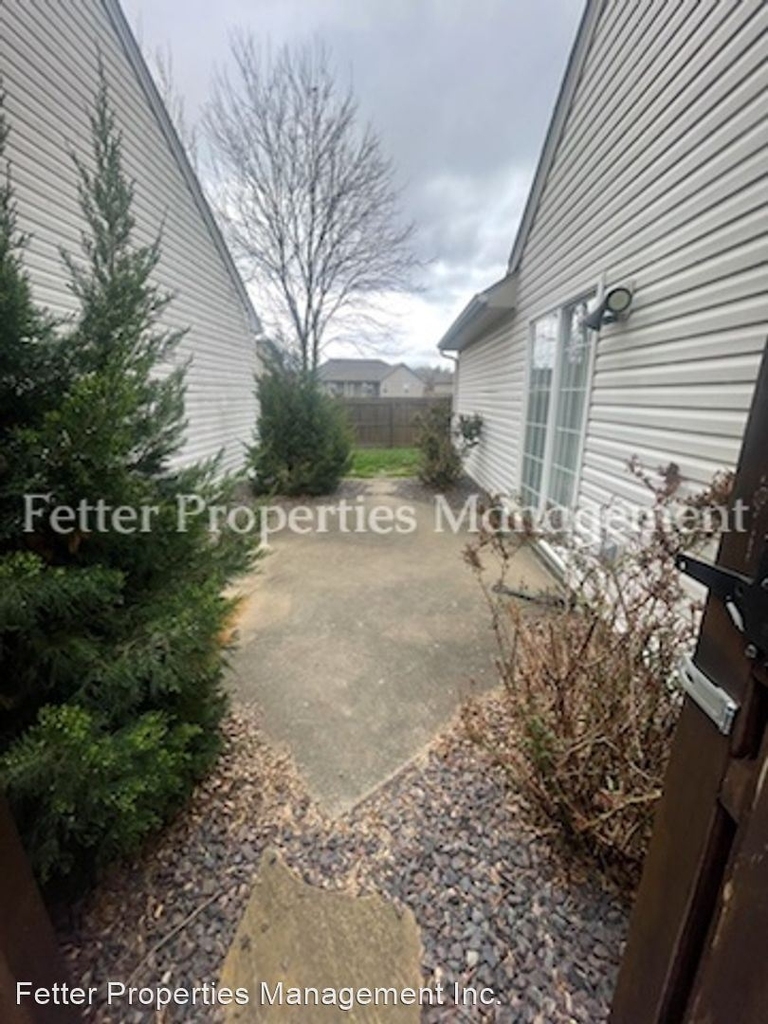 9620 Cayes Drive - Photo 2