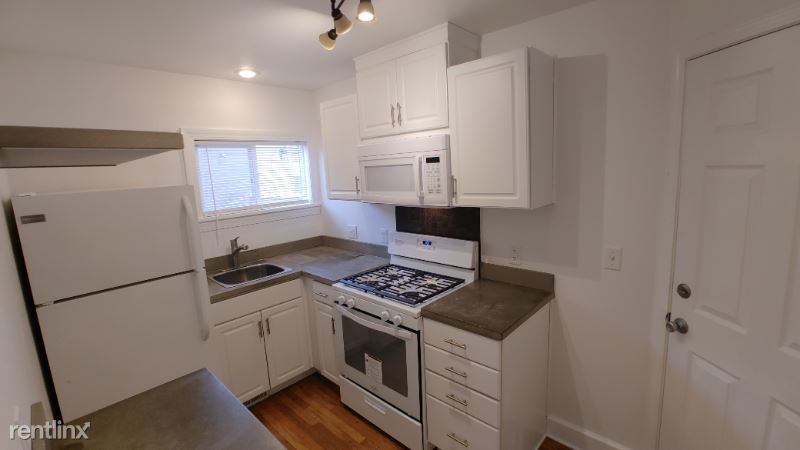 3320 Schauer Ave 2 - Photo 1