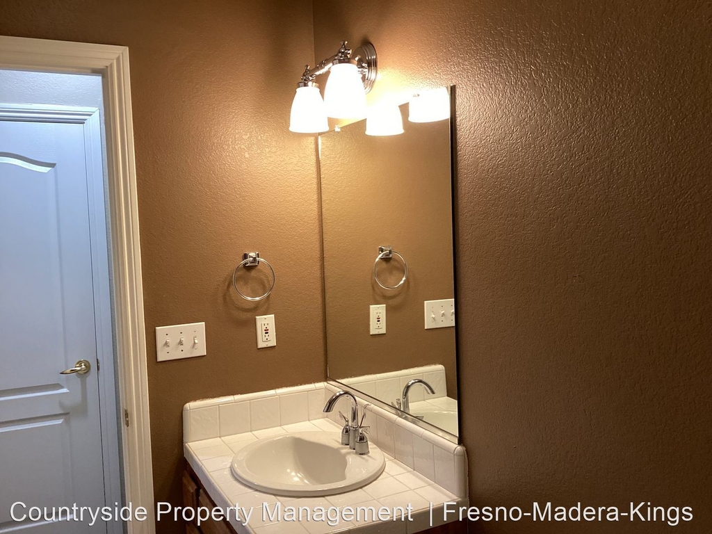 2444 E. Marquise Court - Photo 35