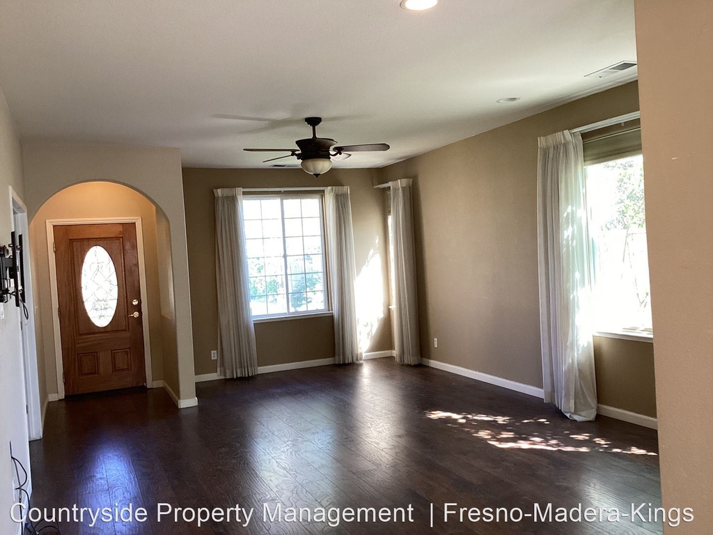 2444 E. Marquise Court - Photo 6