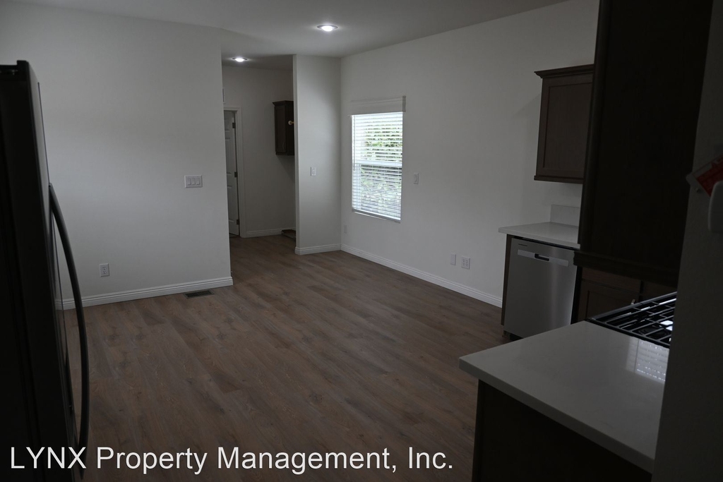 520 Pine Avenue - Photo 7