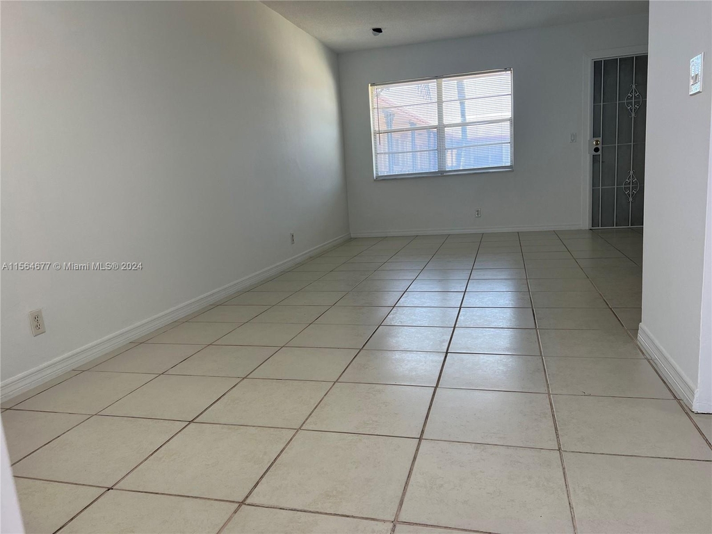 5300 Hollywood Blvd - Photo 4