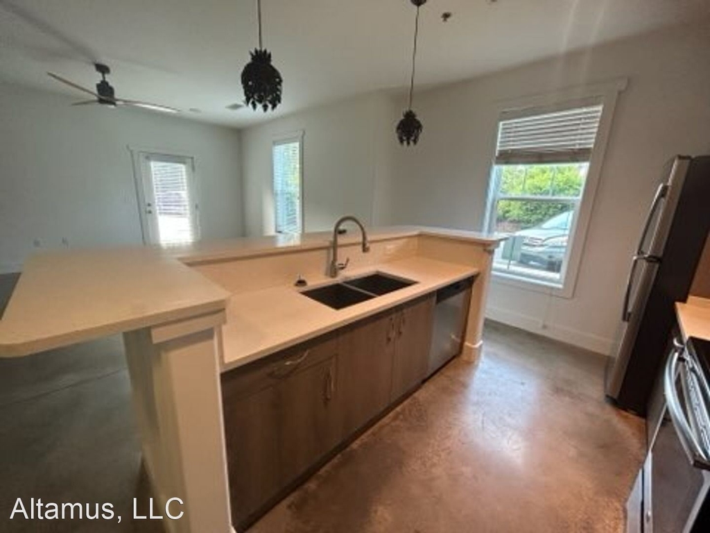 919 Haywood Road - Photo 19