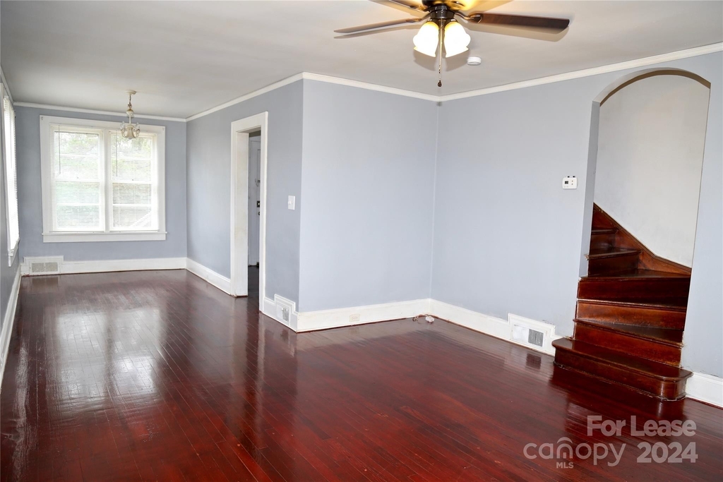 614 N Ellis Street - Photo 1