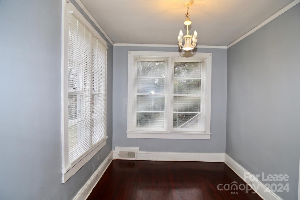 614 N Ellis Street - Photo 2