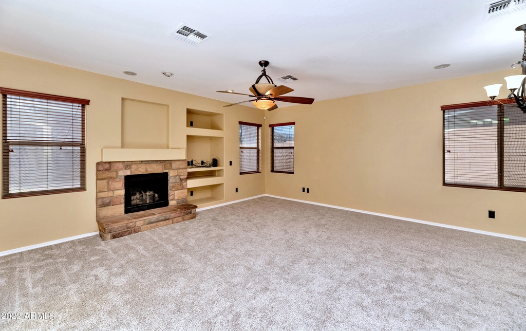 17943 W Port Royale Lane - Photo 4