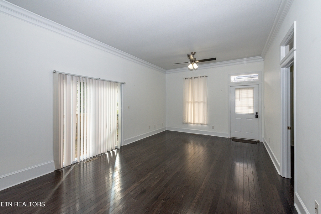 2203 Aster Rd - Photo 2