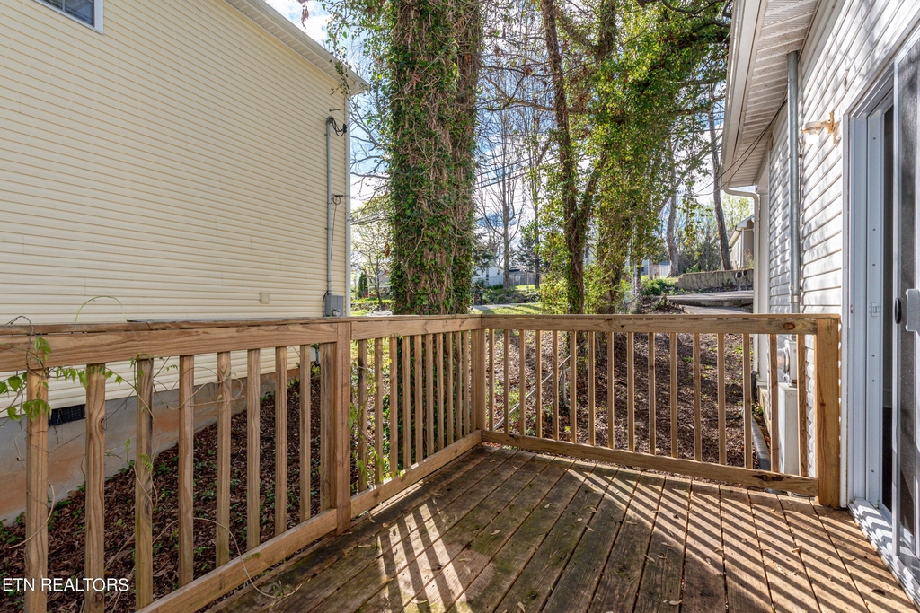 2203 Aster Rd - Photo 8