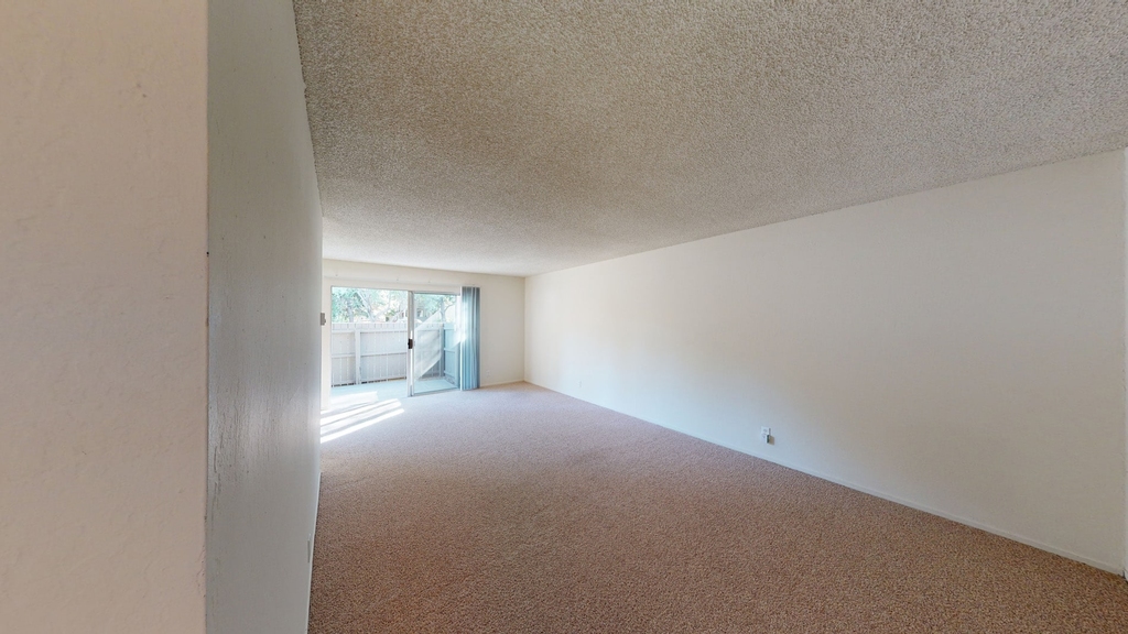 575 S. Rengstorff Avenue - Photo 3