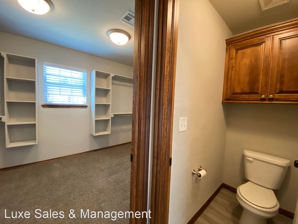 417 Charles Court - Photo 21