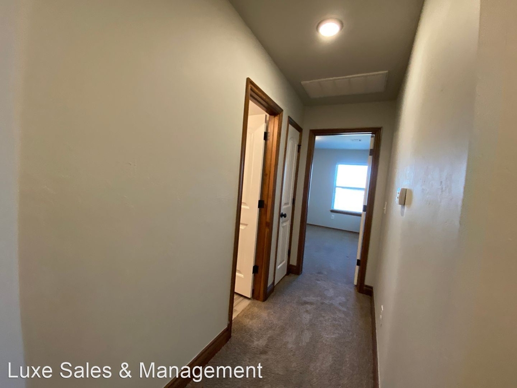 417 Charles Court - Photo 24