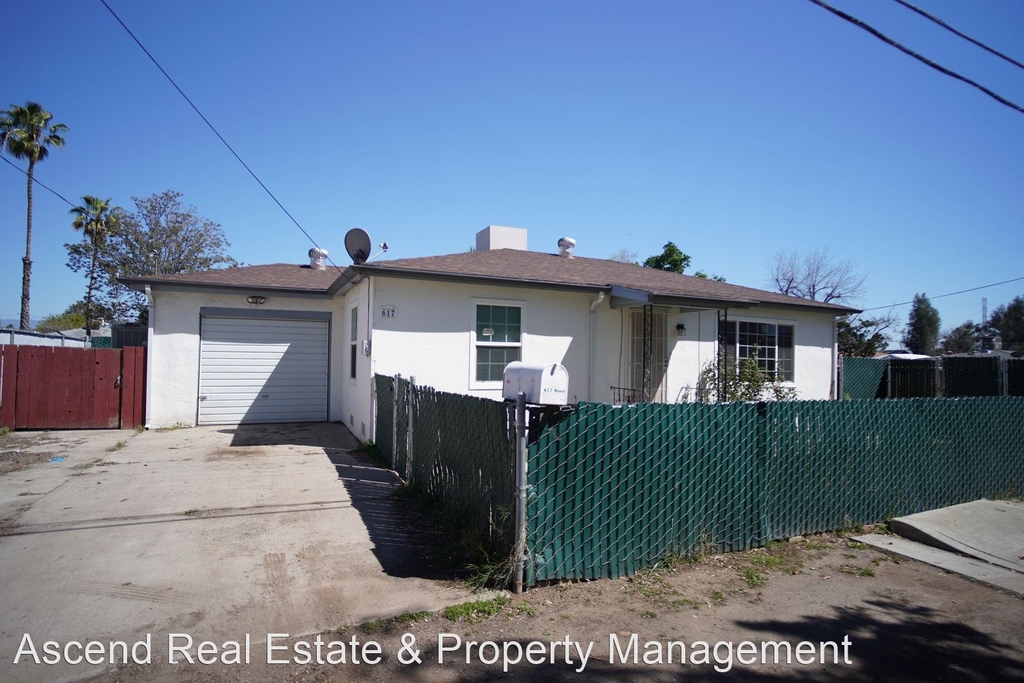 617 Hood Dr - Photo 0