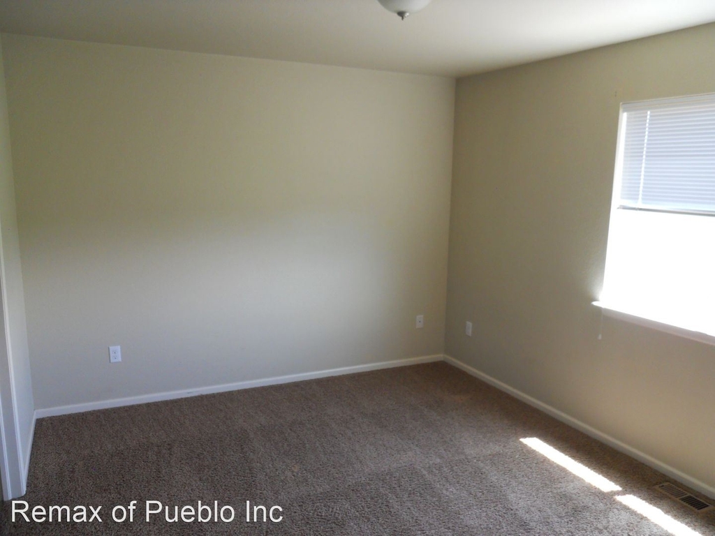 934 Village Cir Apt D - Photo 1