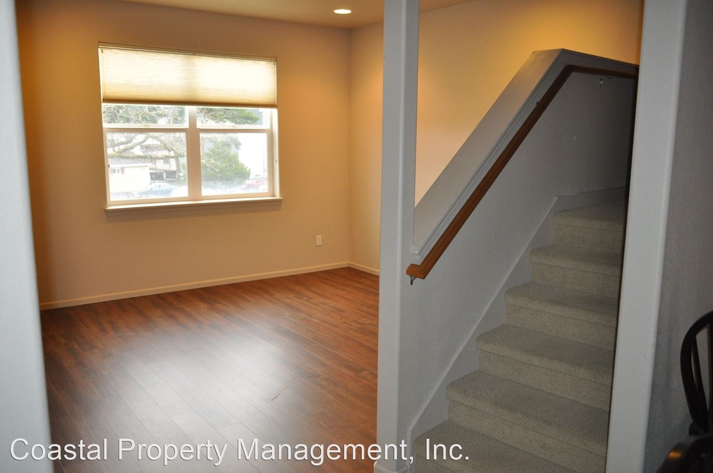 179 Laurel Street, Unit 3 - Photo 3