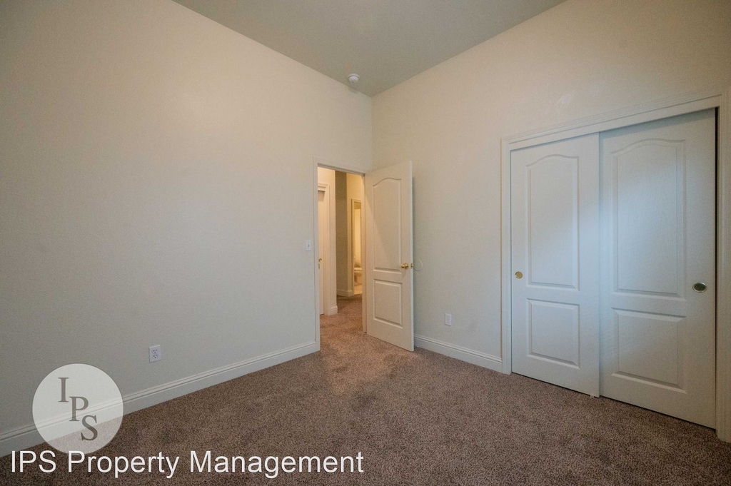 5868 W. Pico Ave. - Photo 17