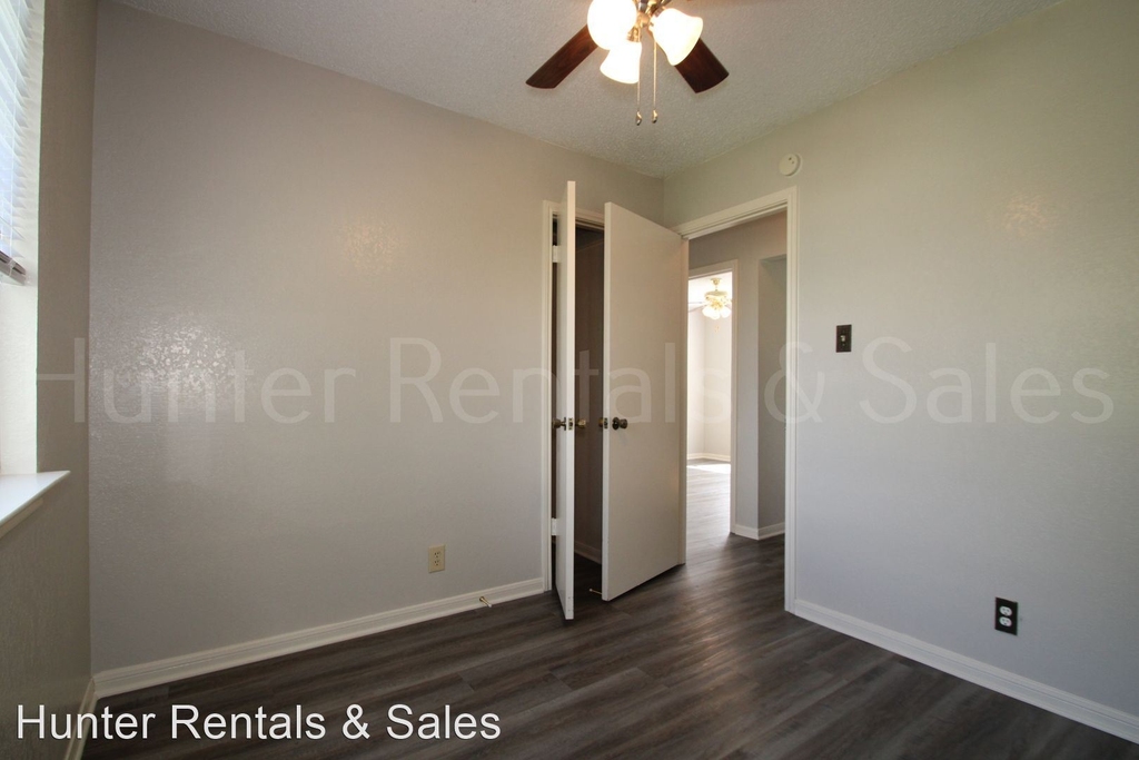 2201 Lazy Ridge Dr - Photo 14