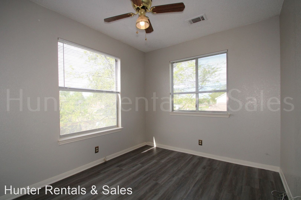 2201 Lazy Ridge Dr - Photo 17