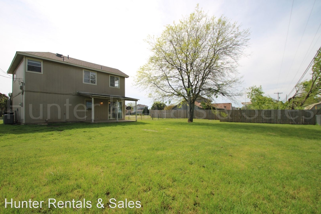 2201 Lazy Ridge Dr - Photo 19