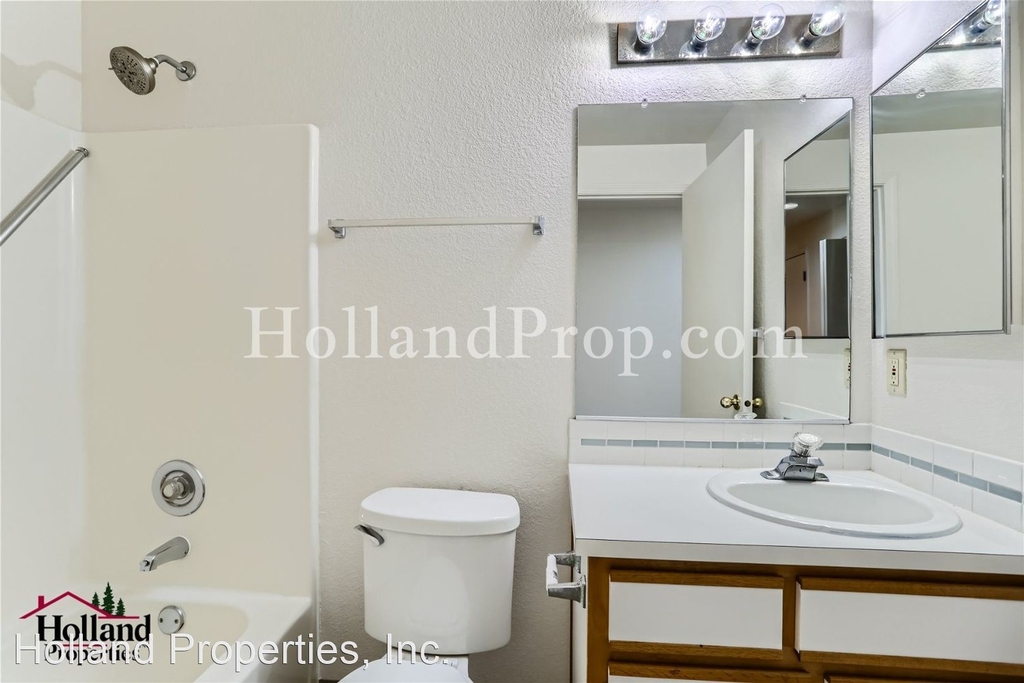 720-726 Sw 206th Place - Photo 11