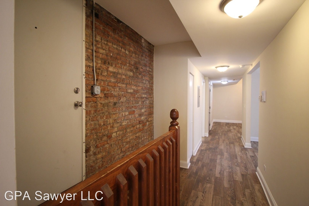 5001 N Sawyer - Photo 1