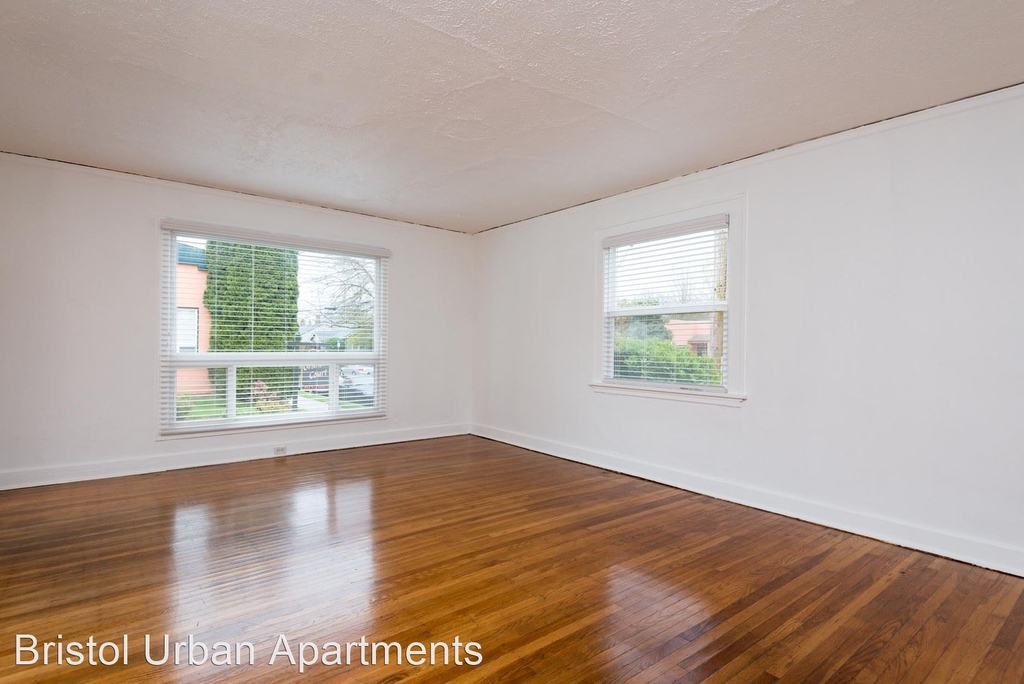 2323 Ne Pacific Street, #200 - Photo 2