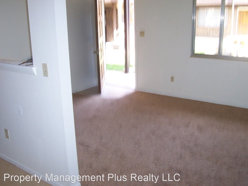 1944 Meadow Drive - Photo 6