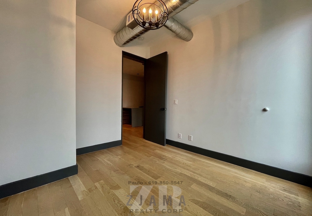 244 Hawthorne Street - Photo 5