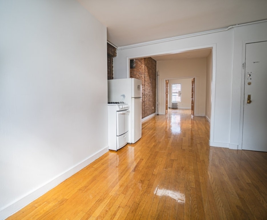 170 Avenue B - Photo 4