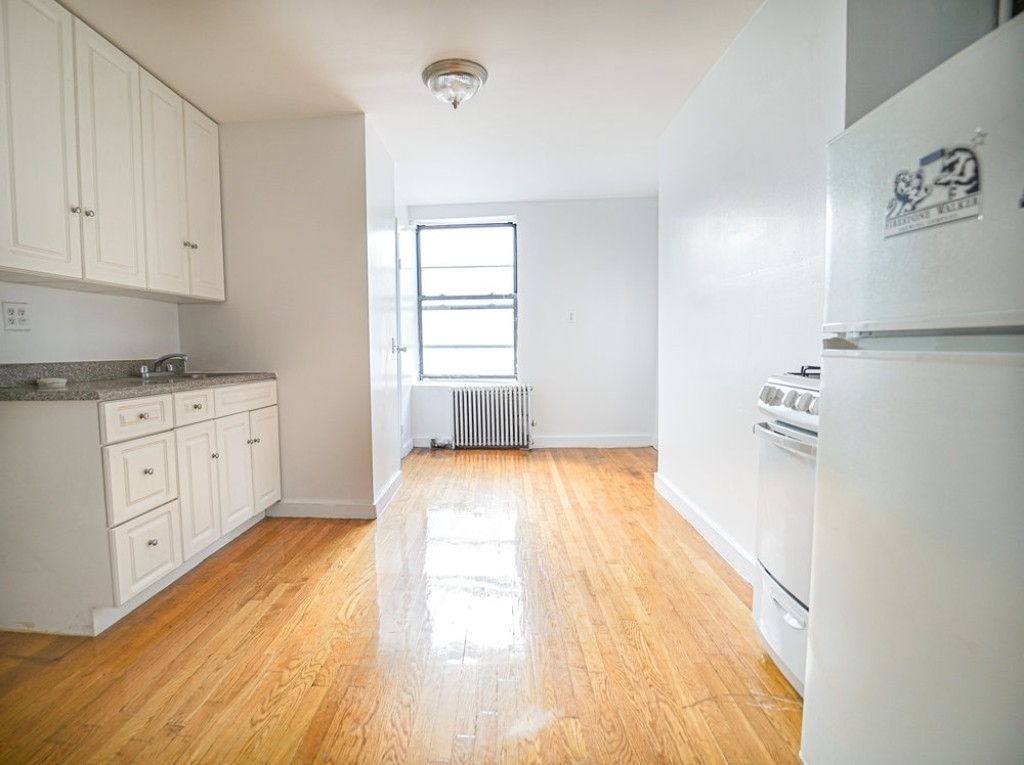 170 Avenue B - Photo 3