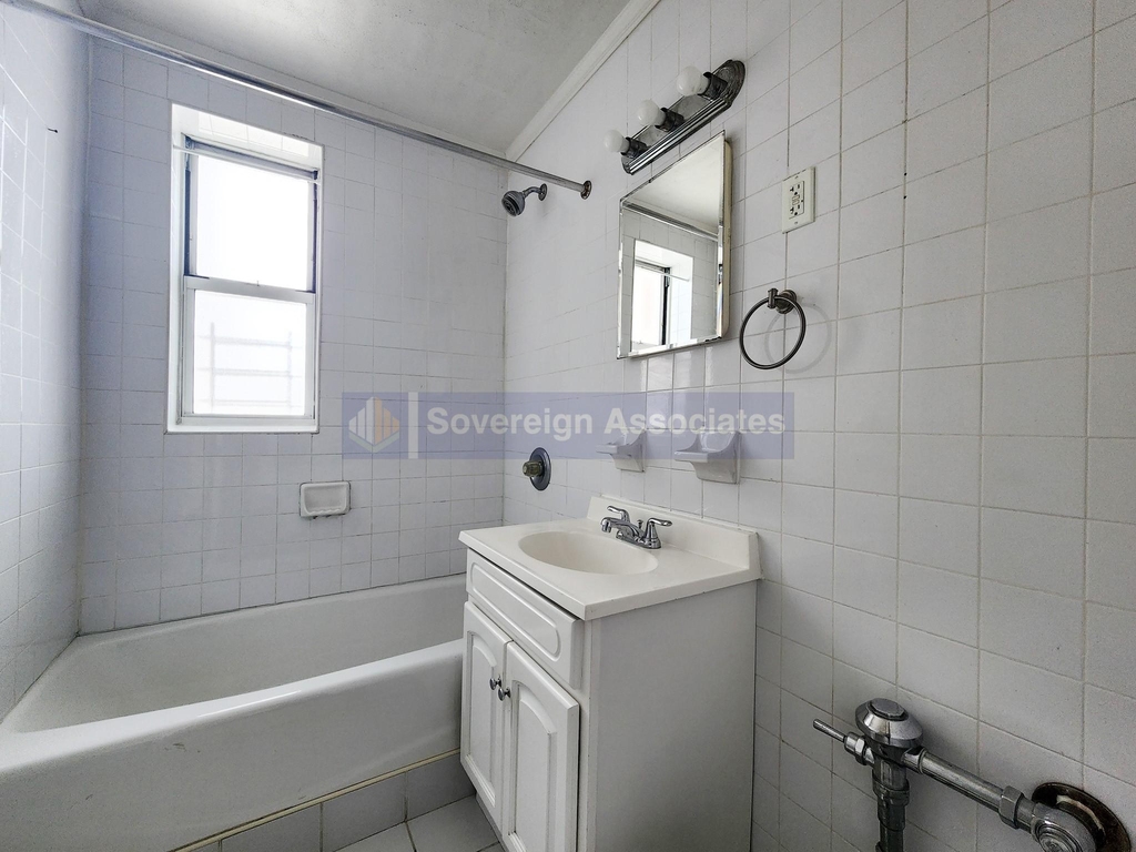 3555 Oxford Avenue - Photo 7