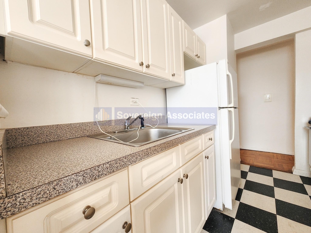 3555 Oxford Avenue - Photo 6