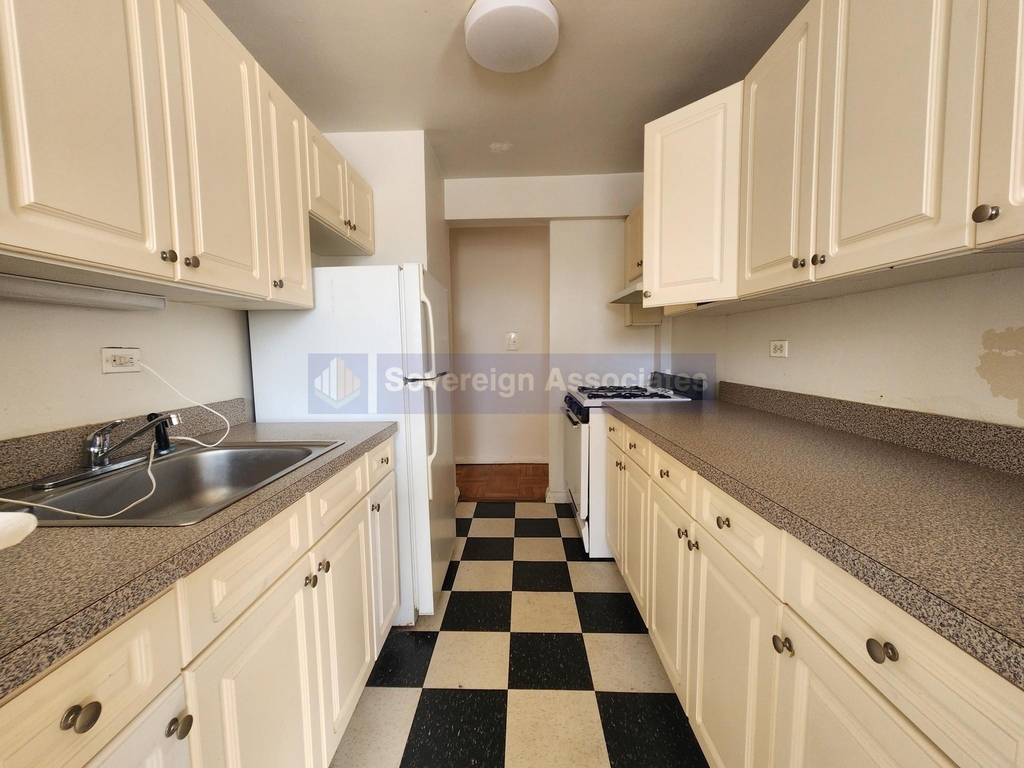 3555 Oxford Avenue - Photo 4