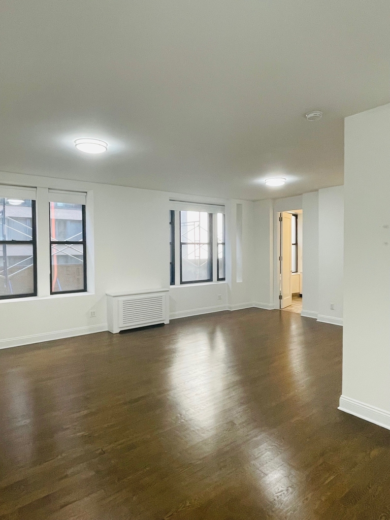 Seventh Avenue at 58th Street - Photo 2