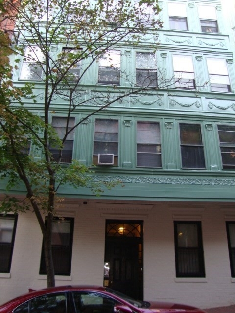 32 Grove - Photo 0