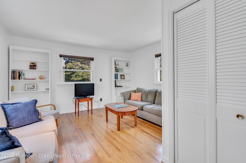 312 Salem Avenue - Photo 10