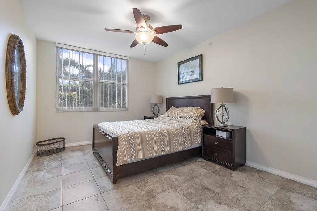 700 E Boynton Beach Boulevard - Photo 16