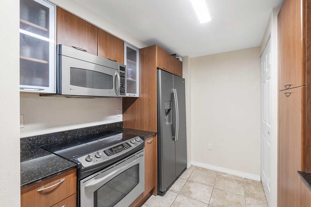 700 E Boynton Beach Boulevard - Photo 11