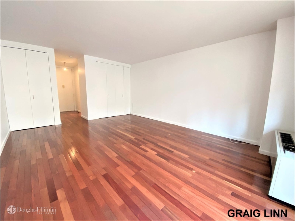 393 W 49th St - Photo 2