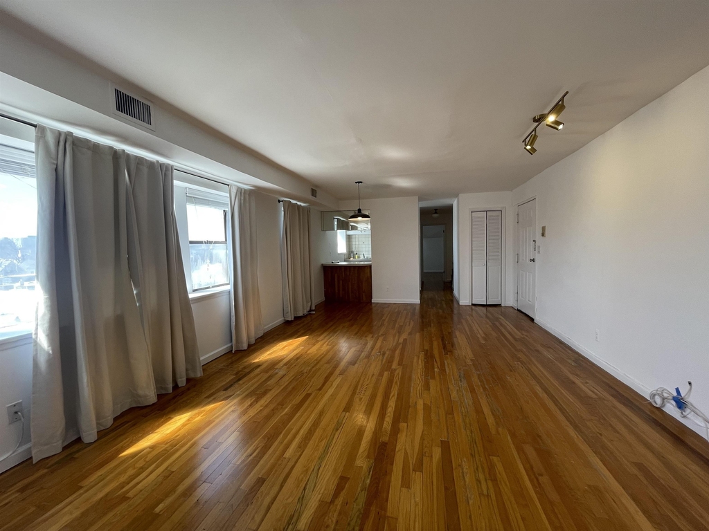 310 Palisade Ave - Photo 3