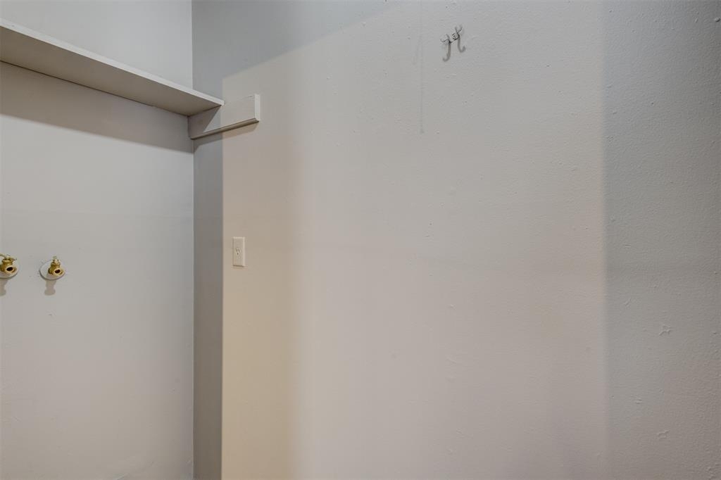 523 Spring Drive - Photo 14