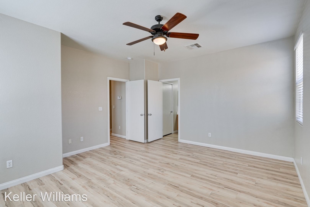 6140 Pine Villa Ave 101 - Photo 15