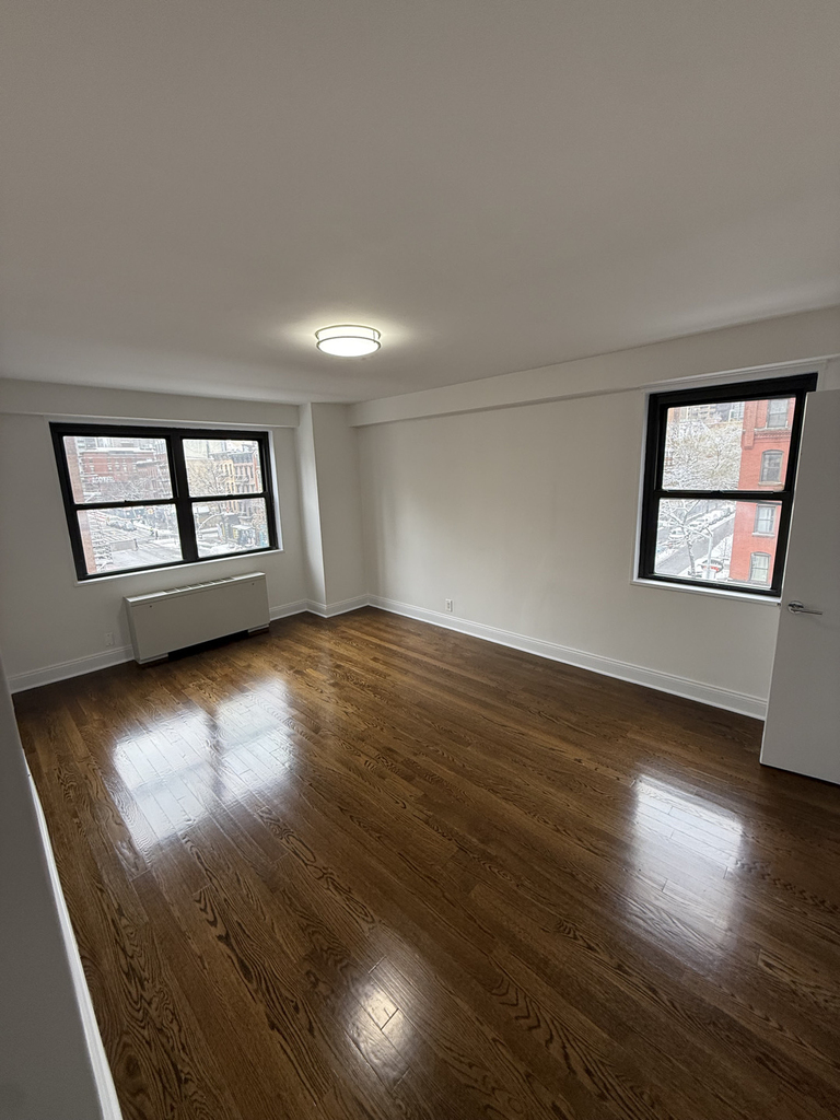 96 5th Avenue - Photo 2