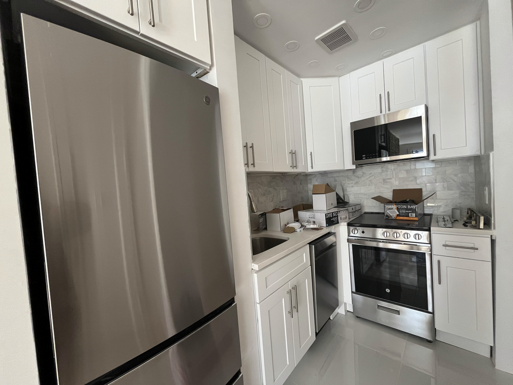 417 East 87th Street - Photo 3