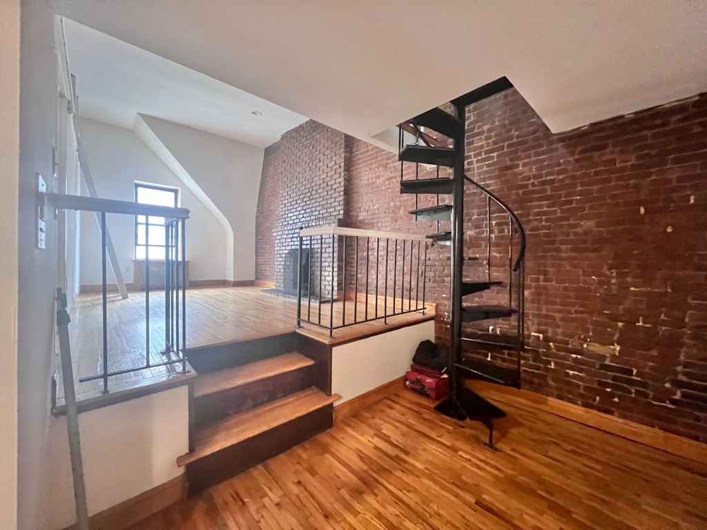 67 West 73rd Street - Photo 1