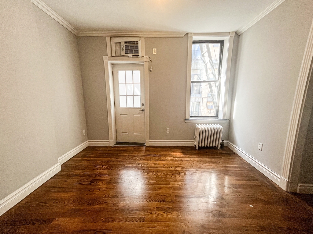 210 East 25th Street - Photo 2