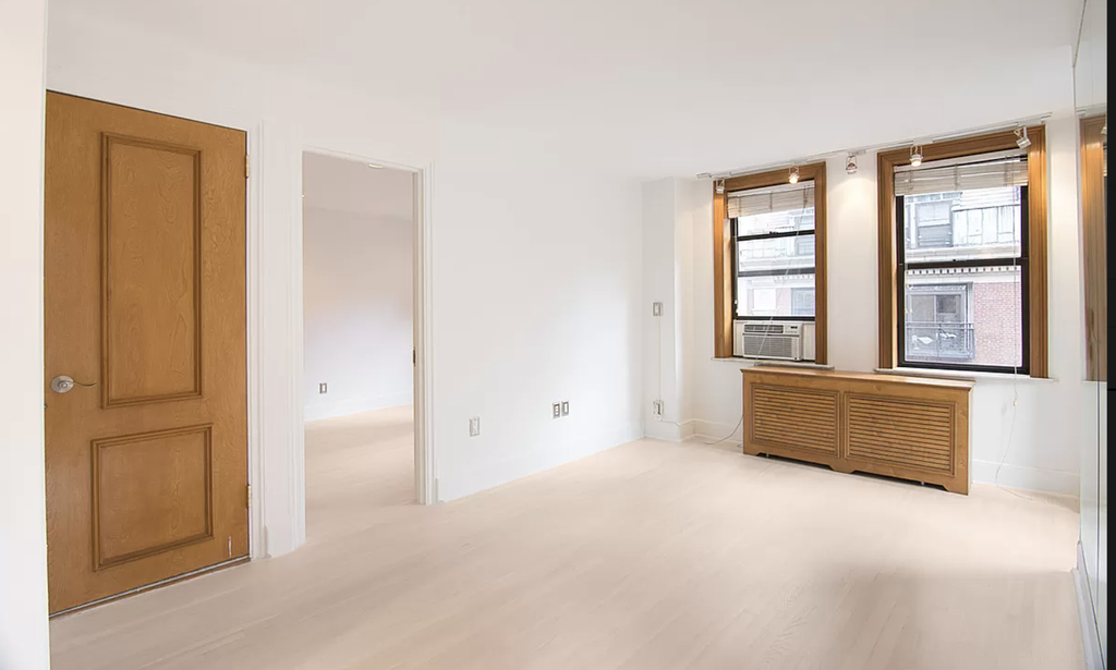 West 58th - Photo 3