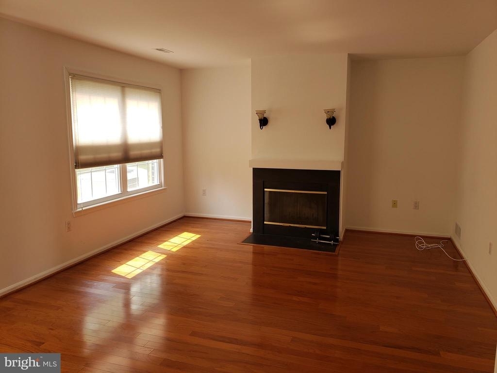 4900 Congress Ct - Photo 3